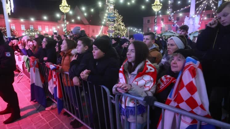 VIDEO: PXL_CRO football players welcome ceremony Welcome ceremony for the Croatian national team players Domagoj Vida, Ivica Ivusic and Borna Barisic after Croatia won bronze medal at the 2022 FIFA World Cup in Qatar; in Osijek; Croatia; Video: Davor Javorovic PIXSELL