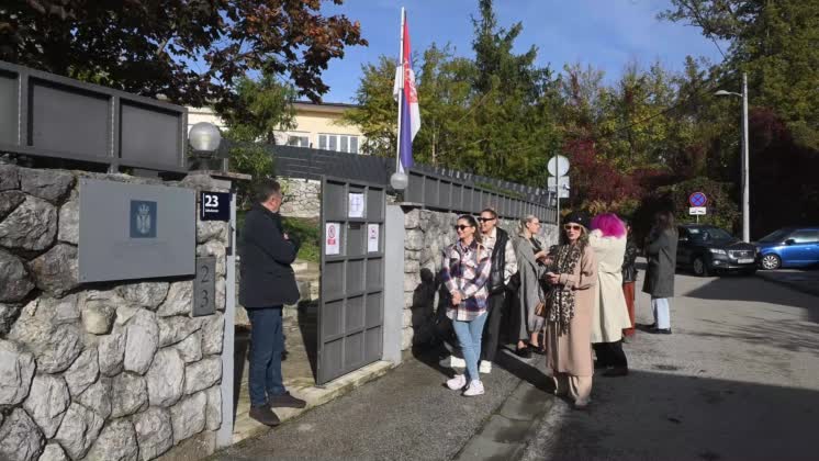 VIDEO: Serbian Citizens Queue to Vote in Zagreb in Early Parliamentary Election People wait in line outside the Embassy of the Republic of Serbia to cast their ballots in Serbia s early parliamentary election on October 25, 2026 in Zagreb, Croatia. Photo: Josip Regovic PIXSELL